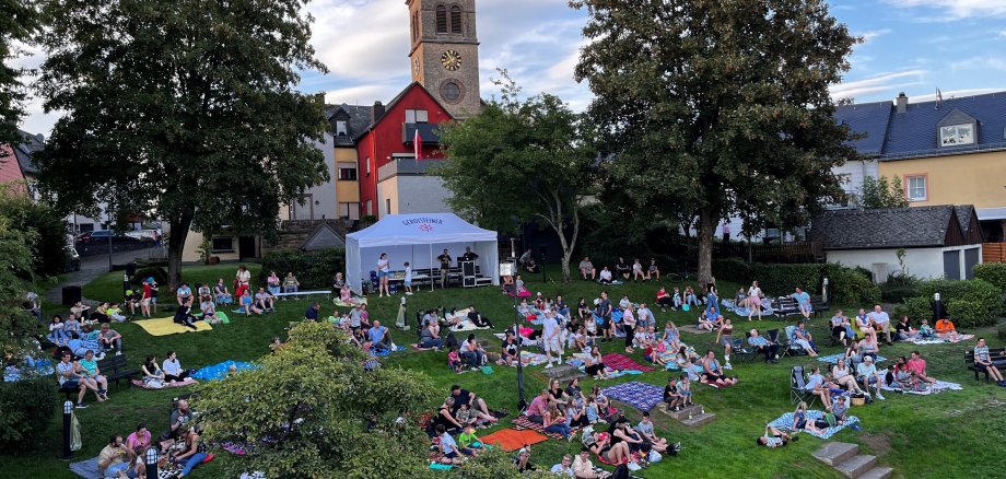 Ein weiteres Projekt, welches die Jugendvertretung Gerolstein erfolgreich realiserte, war im Jahr 2023 das Open-Air-Kino in Hillesheim.