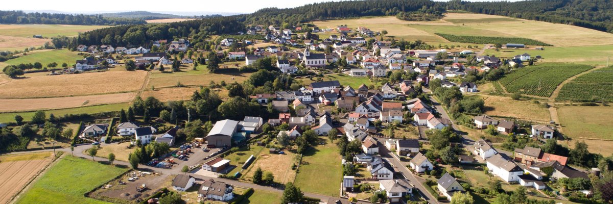 blick-auf-salm-in-der-vulkaneifel.jpg