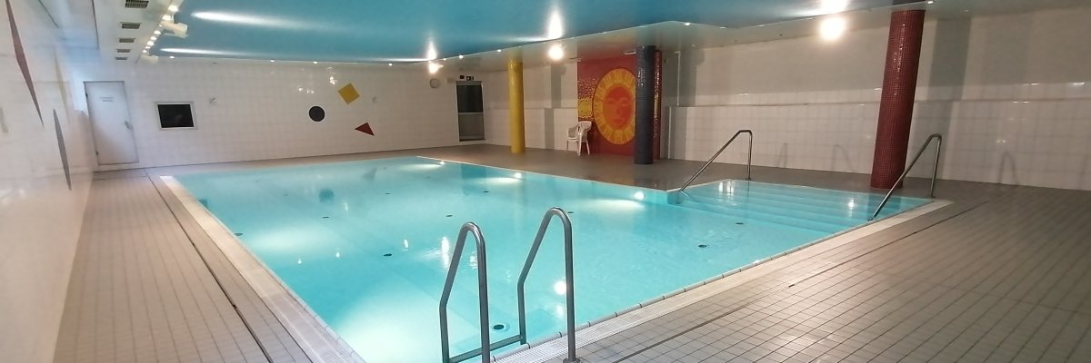 swimming-pool-3567607_1280.jpg